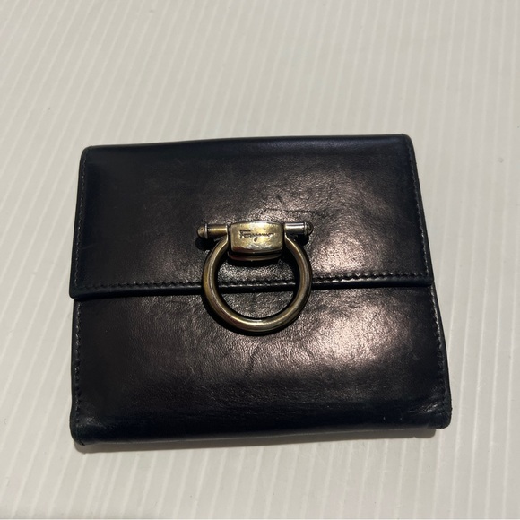 Salvatore Ferragamo Gancini Bi-Fold Wallet Leather Black Unisex Made In Italy